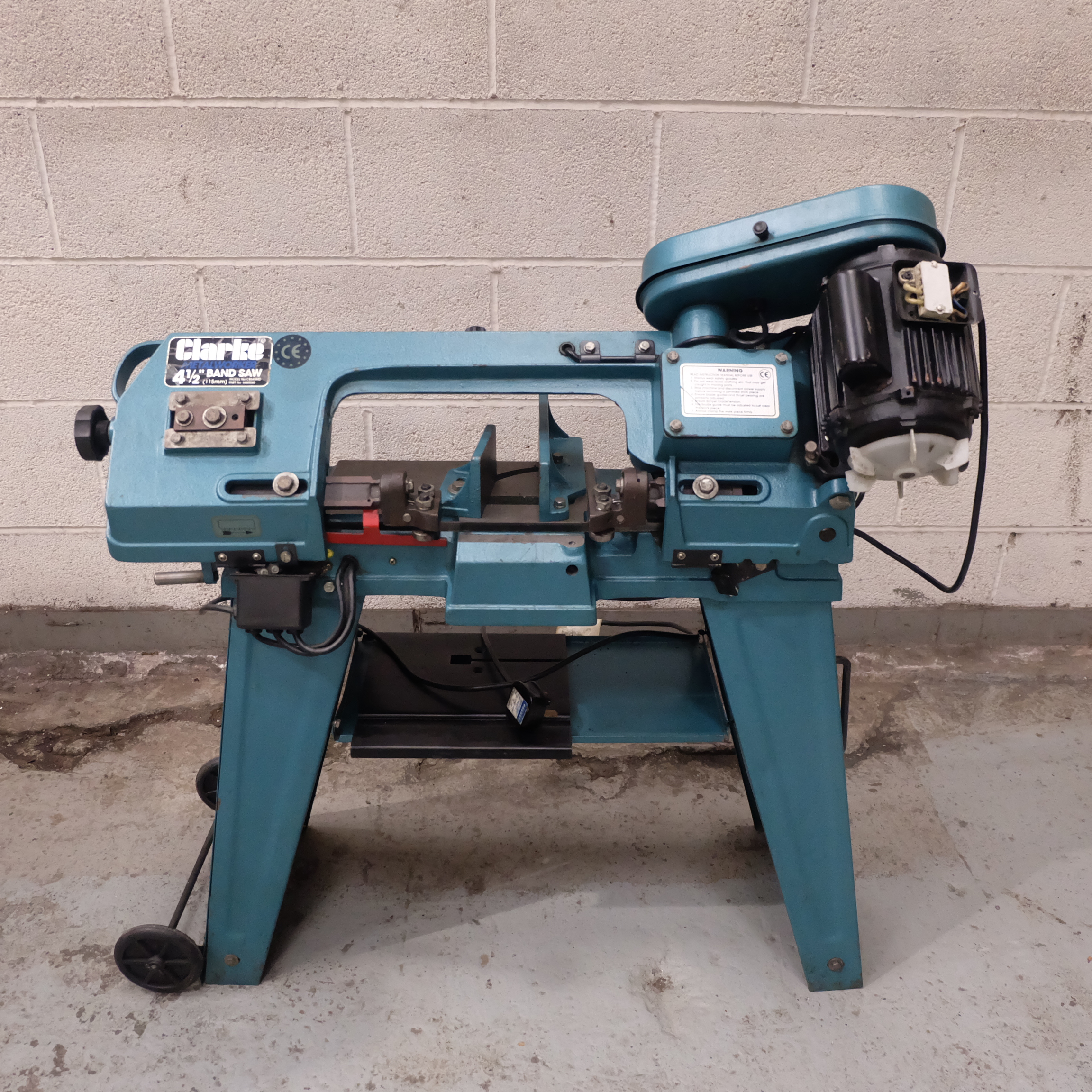 A Clarke Horizontal Bandsaw 4 1/2in Capacity, Single Phase with