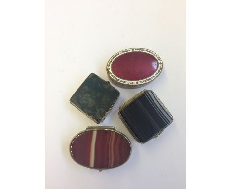 Three miniature boxes with agate and enamel lids.
(r4)