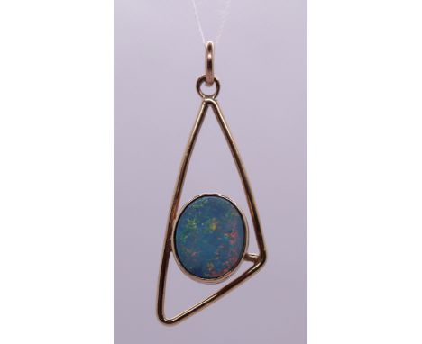 9ct gold opal set pendant 