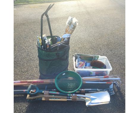 A large collection of garden tools, to include, Wolf multi-change products.