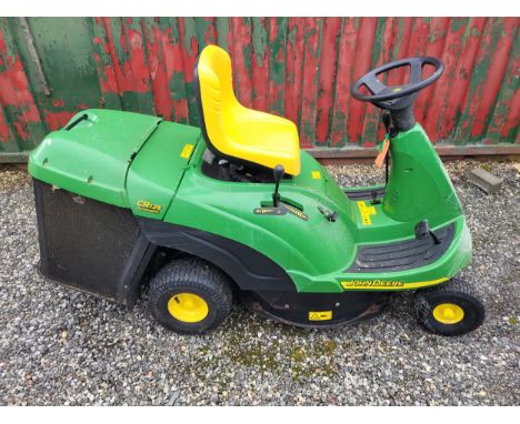 Garden and grounds maintenance; A John Deere CR125 automatic ride-on tractor mower, with key. Was working at time of delivery