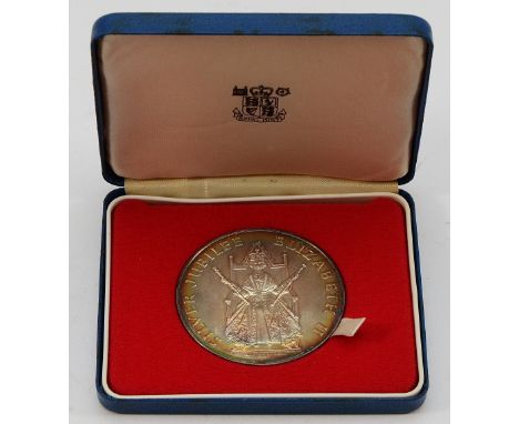 A 1977 Elizabeth II silver Jubilee Royal Mint coin, in the original display box, having enthroned portrait of Queen Elizabeth