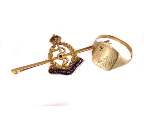 A 9ct gold and enamel Royal Army Medical Corps bar brooch, together with a 9ct gold signet ring, missing stone, approx 5.5g