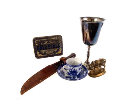 A small selection of Japanese blue and white ceramic export ware, to include cups and saucers, small dishes etc, together wit