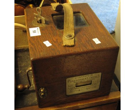 Belgian oak cased racing pigeon time clock 'Constrateur Plasschaert Freres, Wachtebeke, Belgique', with key.(B.P. 24% incl. V