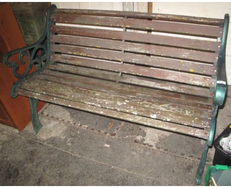 Cast iron slatted garden bench.(B.P. 24% incl. VAT)