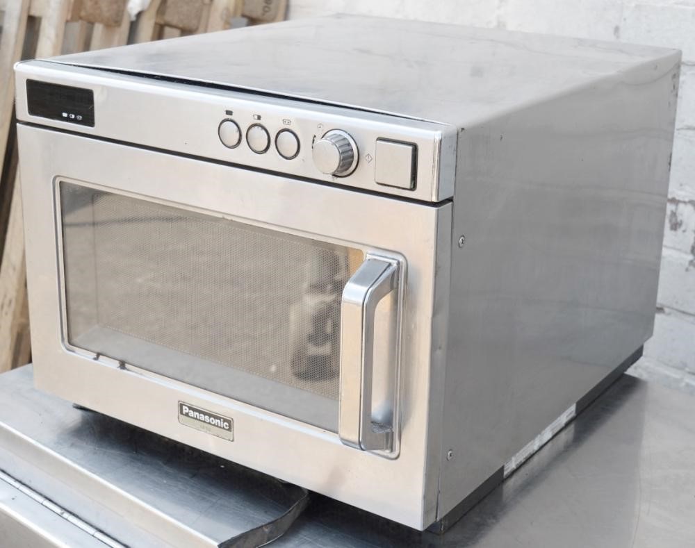 1 x PANASONIC Commercial Microwave (Model NE1247) 1980 W Stainless Steel Finish Ref IT54