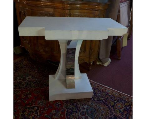 A Contemporary white painted breakfront console table, having mirrored support, H. 85cm W. 90cm D. 45cm 