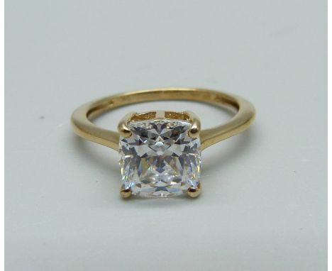 A 9ct gold and crystal solitaire ring, 2.6g, O 