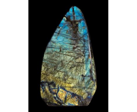 Bloc de labradorite polie Polished Labradorite Boulder Madagascar The brilliant play-of-color, known as labradorescence is du