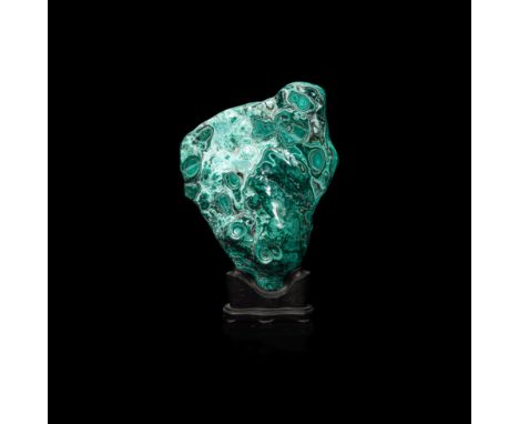 Malachite polie avec nœuds dits Bull's Eyes Polished Malachite with Bull's EyesDemocratic Republic of the CongoA large specim