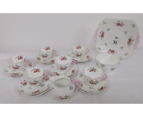 6 person Shelley tea service (17425)No signs of chips, cracks or crazing, accept for a small hairline in one cup.