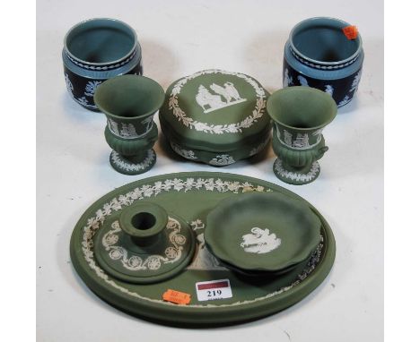 Assorted Wedgwood green jasper wares to include pair of compagna vases, pair of pin trays, trinket box and cover, together wi