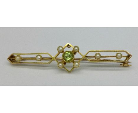 A 15ct gold, citrine and pearl brooch, 3.3g