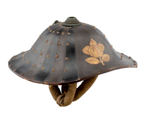 A JAPANESE SHINGEN JINGASA (WAR HAT), 1750-1850the wood with alternating vertical panels of black and mottled dark grey lacqu