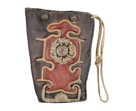 Ⓜ A MONGOLIAN QUIVER, LATE 19TH/EARLY 20TH CENTURY, PROBABLY FOR TARGET USEof tooled leather, the inner face black, the outer