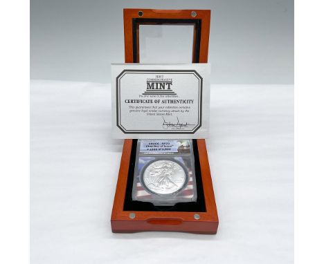 First Day of Issue. Certified number 1666 of 1933. West Point Mint. The obverse side depicts full length figure of Liberty in