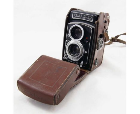 Franke & Heidecke Rollicord DBP 1943974 dual lens camera with Schneider Kreuznoch Xenar lens in original brown leather case