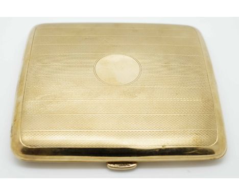Early 20th c 9ct gold cigarette case with engine turn relief (approx 90g)