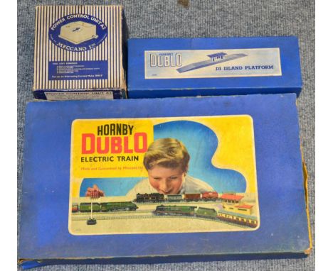 Hornby Dublo P15 The Flying Scotsman set consisting of Mallard locomotive BR 60022 and two BR(M) coaches (all G-E box F-G, la