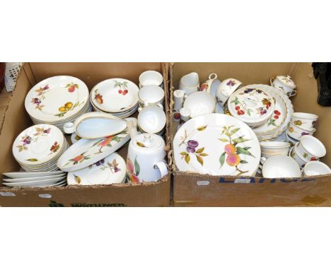 Royal Worcester ''Evesham'' dinner wares (two boxes)