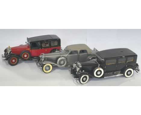 Franklin Mint A Unboxed Group to include Franklin Mint 1/24th Scale 1935 Mercedes-Benz 770K Grosser, Franklin Mint a boxed 1/