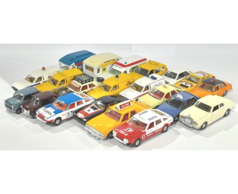 A Mixed Group Of 1/36 Scale Modern Diecast to include Corgi C14 Gift Set (AA) containing Ford Escort Van with Caravan, Corgi 