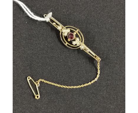 9CT GOLD AMETHYST &amp; SEED PEARL BROOCH