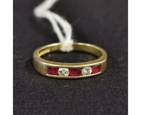 18CT GOLD RUBY &amp; DIAMOND RING