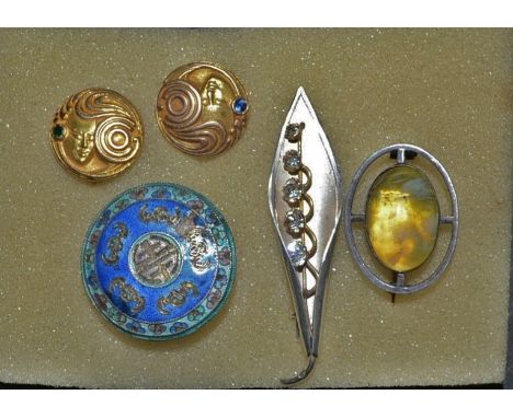 Jewellery - a Chinese enamel brooch; a gilt Art Nouveau brooch; another, similar; etc