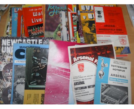 Football League Cup Semi Final Football Programmes: Collection starts 67/68 up to late 90s. Generally good. (52)