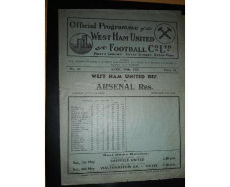 36/37 West Ham Reserves v Arsenal Football Programme: London Combination dated 29 4 1937. Top versus 2nd last match of the se