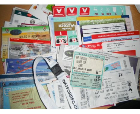 Football Ticket Collection: Mainly modern with good Cardiff City content. Big match, VIP passes and lanyards included. (120)