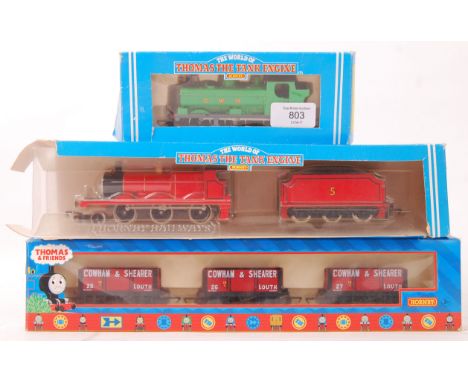 A collection of 3x Hornby World Of Thomas The Tank 00 gauge railway trainset items, comprising of: R852 James The Red Engine 