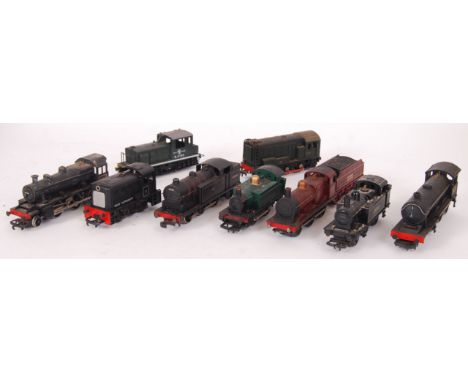 A collection of 9x assorted 00 gauge railway trainset locomotives. All unboxed, comprising of: Hornby Great Western 101, Tria