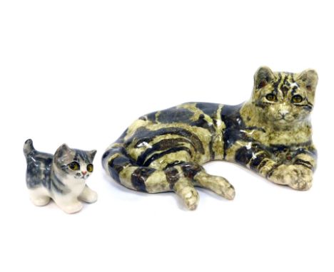 Two Winstanley ceramic cats, 35cm wide, and a kitten, 10cm wide. (AF) (2)
