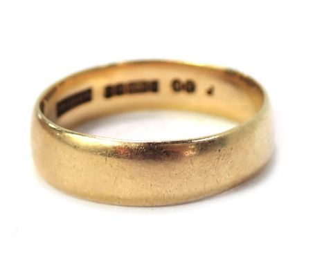 A 9ct gold wedding band, of plain design, ring size S½, 4.1g all in. 