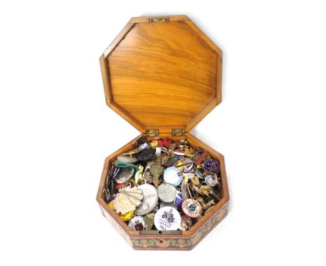 Enamel and other pin badges, token, etc, to include a 1940 Red Cross Nursing enamel badge, Army Association badge, other badg