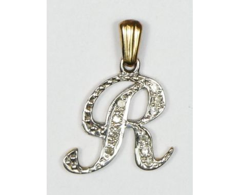 A 9ct gold and diamond set R initial pendant 18 x 16mm, 1.5gm 