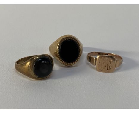 Three 9ct gold gentleman's signet rings, the largest is a size R, gross weight 16g
