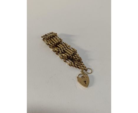 A 9ct gold gate link bracelet, 13.4g