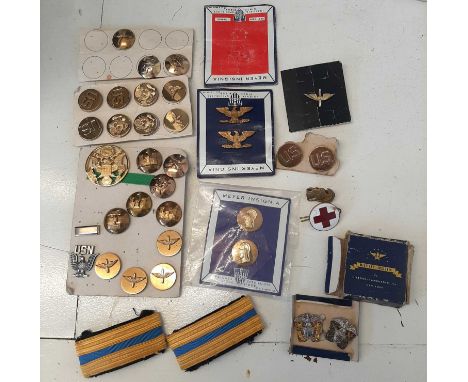 Quantity of 20th century American Badge insignia to include Second World War boxed silver Navy Officers garrison cap badges, 