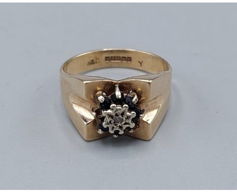 A 9ct gold Sapphire and Diamond cluster ring, 3.6gms, ring size N 