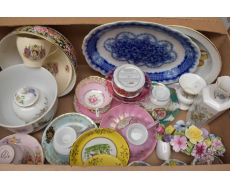 Four limited edition German Ardleigh Elliott musical trinket boxes, a small Wedgwood urn style vase, a small Aynsley 'Wild Tu