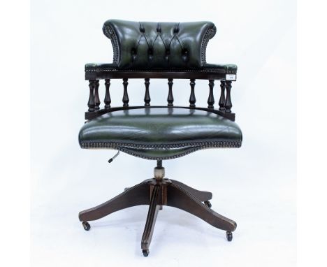 A LATE 20TH CENTURY / EARLY 21ST CENTURY GREEN LEATHER BUTTON UPHOLSTERED ROTATING DESK CHAIR 62cm wide 