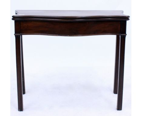 A 19TH CENTURY SERPENTINE FOLDOVER CARD TABLE 90.5cm wide x 73.5cm high