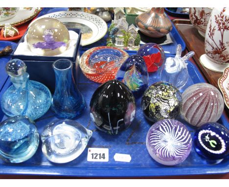 Caithness Paperweights, C.G paperweights, glass mouse, other paperweights etc:- One Tray