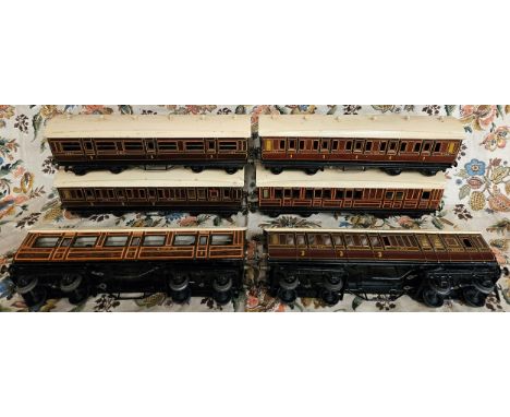 6 Bassett-Lowke pre-war '0' gauge 1036 compound coaches
used unchecked