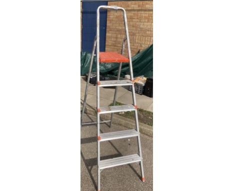 A four step plus platform aluminium Step Ladder