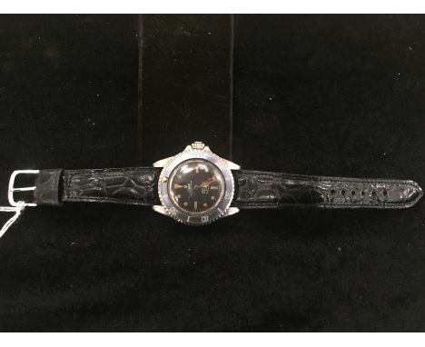 A Tudor gentleman's Submariner watch: rotor self-winding, case Ref 7016 CONDITION REPORT: In good original working condition,